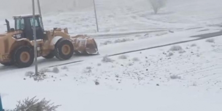 إنقاذ 5 عائلات حاصرتهم الثلوج في البترا وايل