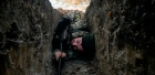 طين وصقيع جنود أوكرانيا عالقون في الخنادق شاهد