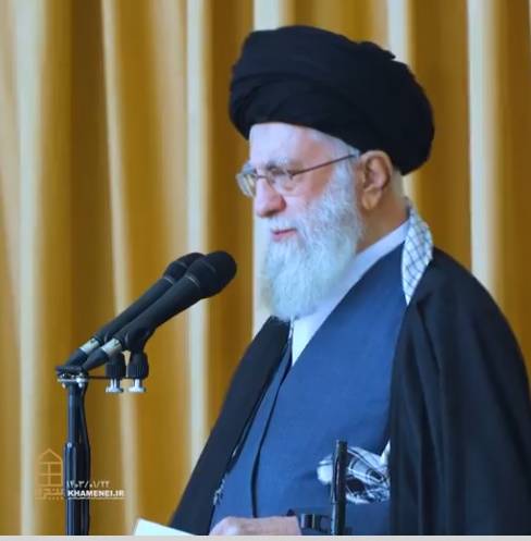 أول تعليق للمرشد الإيراني بعد بدء الهجوم على إسرائيل... شاهد