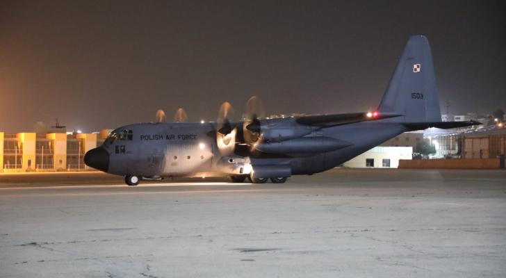 وصول طائرة مساعدات بولندية لغزة إلى مطار ماركا العسكري