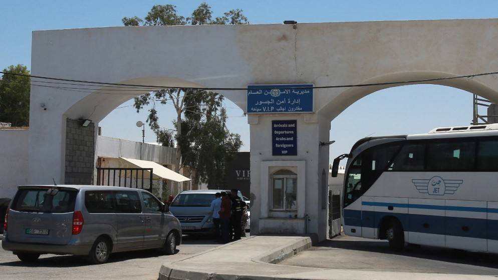 إغلاق جسر الملك حسين للمغادرين باتجاه الضفة الغربية فقط