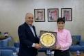 التربية تكرم الطالب السعافنة من مدارس الجامعة الأولى على بحثه العلمي الدولي في فيزياء الجزيئات