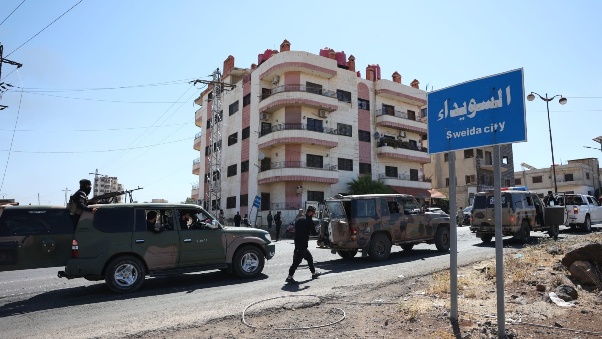 انسحاب كامل قوات الجيش السوري.. جثث على الطرقات و مطالبات بإعلان السويداء مدينة منكوبة