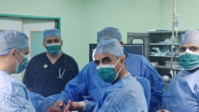 الزرقاء الحكومي ينجز عملية دقيقة هي الأولى في وزارة الصحة
