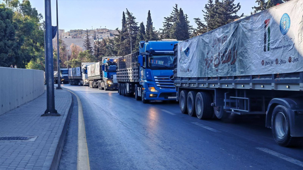 الأردن يتابع أوضاع السائقين الذين عبروا الجسر لإيصال المساعدات إلى غزة