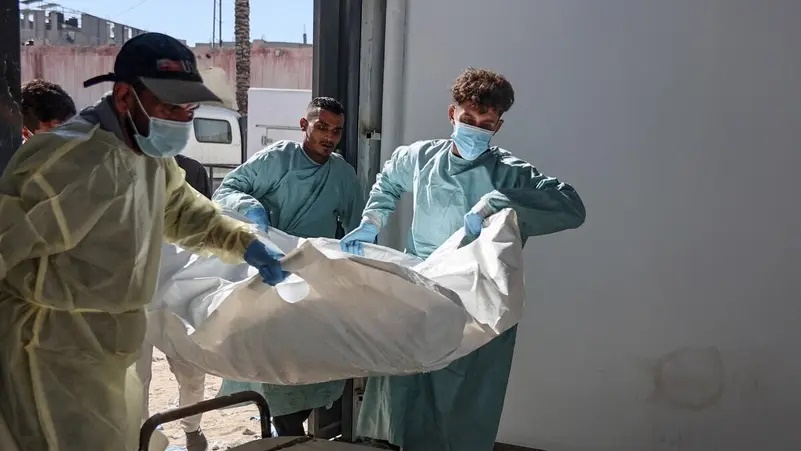 الدجاج واللحوم مقابل جثث الأسرى.. إسرائيل تخنق غزة