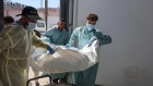 الدجاج واللحوم مقابل جثث الأسرى.. إسرائيل تخنق غزة