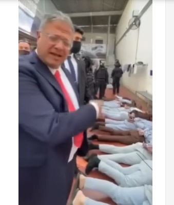 شاهد.. بن غفير ينشر مقطع فيديو جديد يتفاخر فيه بتعذيب الاسرى الفلسطينيين