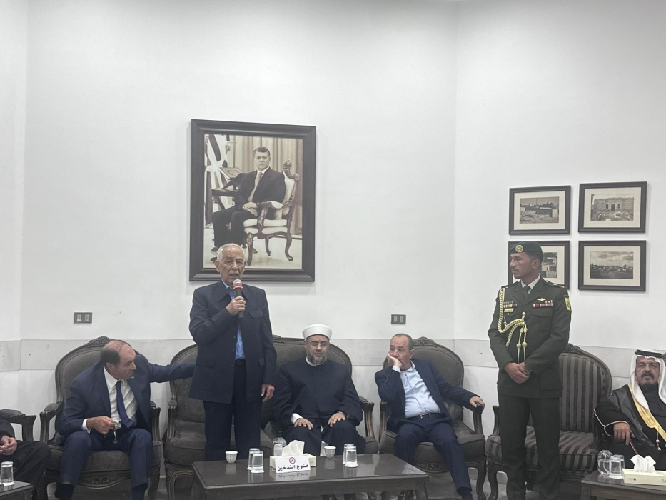 مندوبا عن الملك وولي العهد.. العيسوي يعزي آل الملقي والجندي