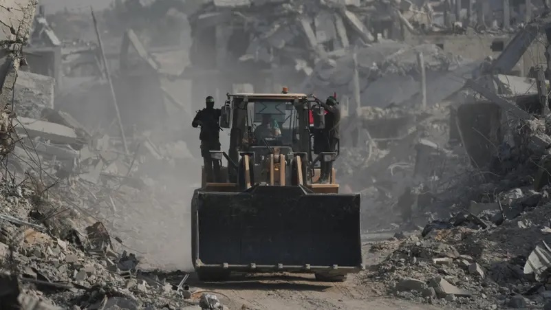 حماس تعتزم تسليم الصليب الأحمر جثة أخرى لأحد الأسرى تم العثور عليها بحي الشجاعية