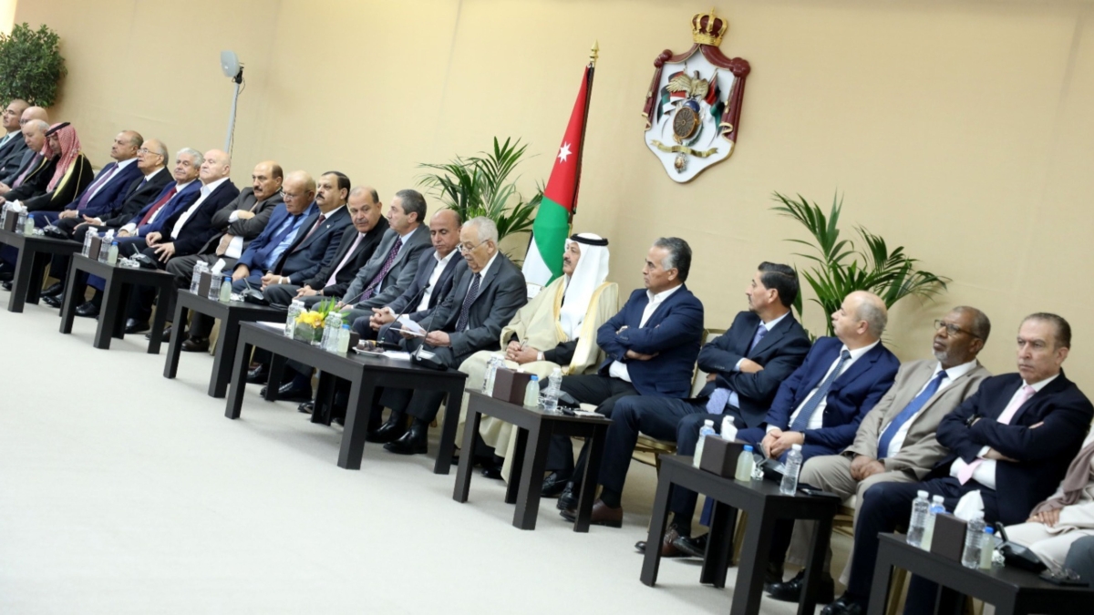 استكمالاً للزيارة الملكية للكرك.. رئيس الديوان الملكي يلتقي 200 شخصية من أبناء وبنات المحافظة