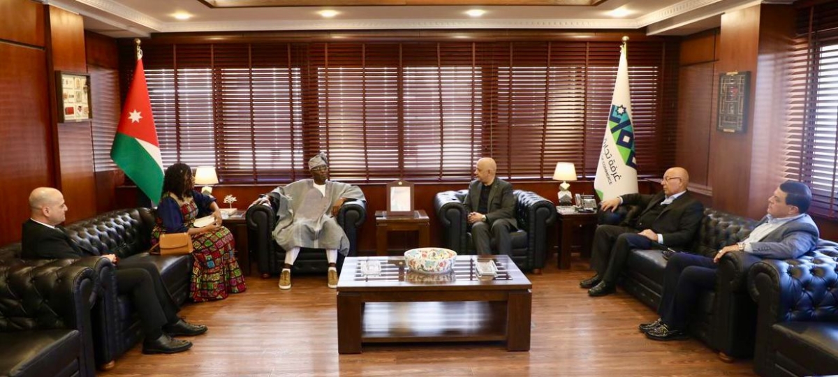  تجارة عمان تبحث العلاقات الاقتصادية مع بنين