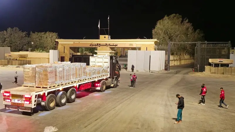 استعدادا للمرحلة الثانية من خطة ترامب.. معدات ثقيلة تدخل غزة