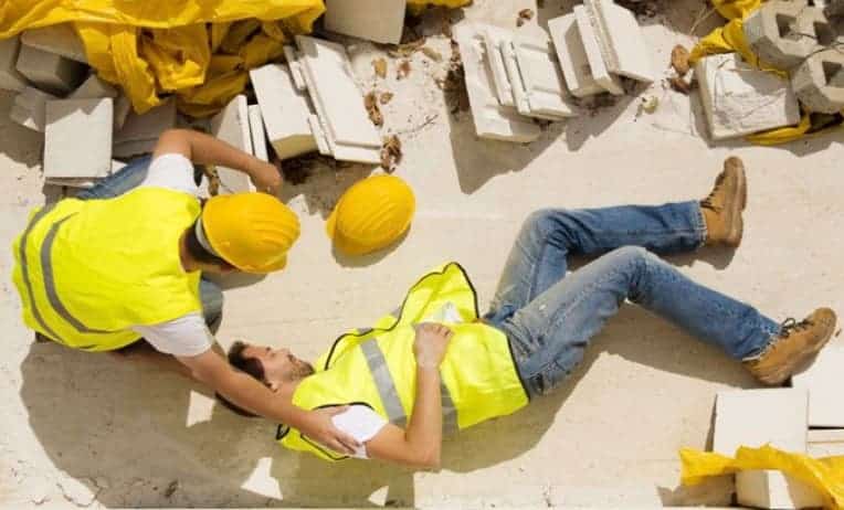 الضمان: العلاج الفوري لإصابات العمل يشمل جميع الحالات دون تكاليف ويُقدّم خلال 3 أيام