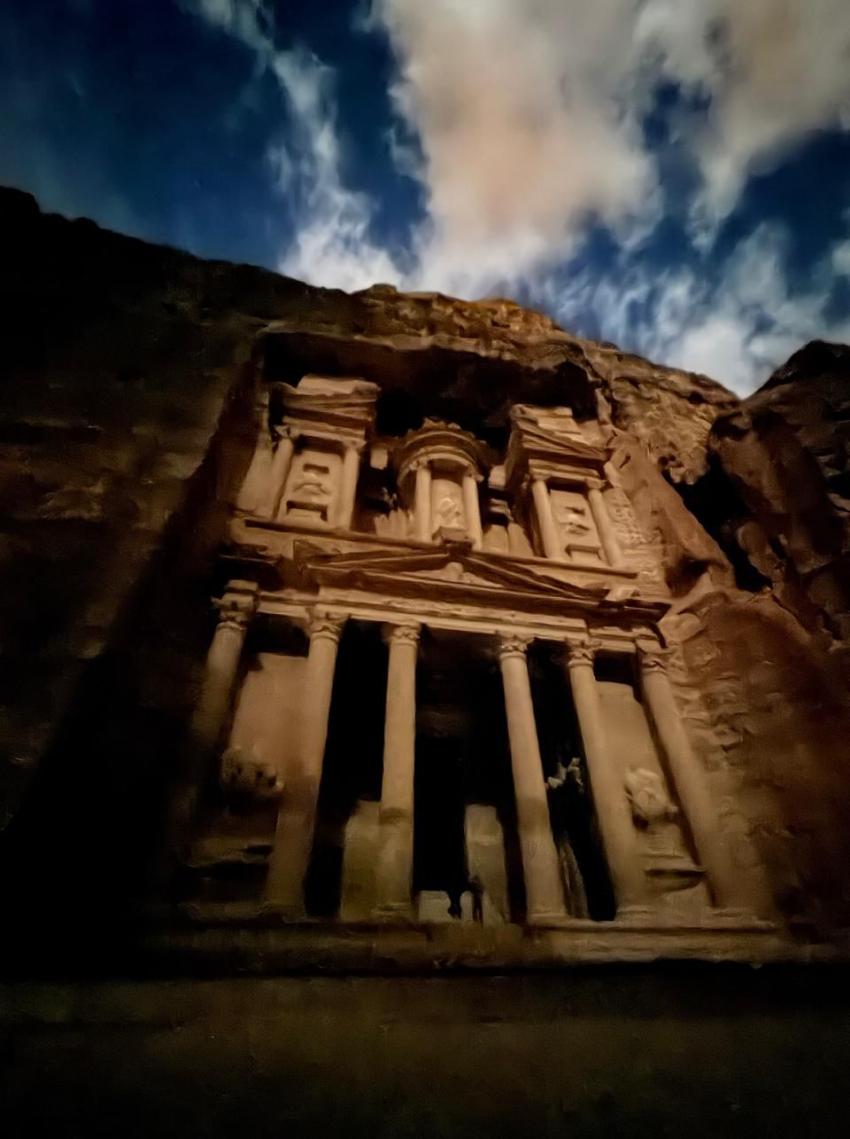 ظاهرة نادرة في البترا.. صور