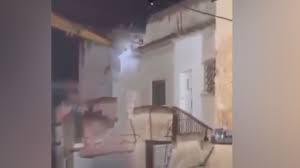 انهيار سقف منزل في الشونة الشمالية وإخلاء فوري للسكان