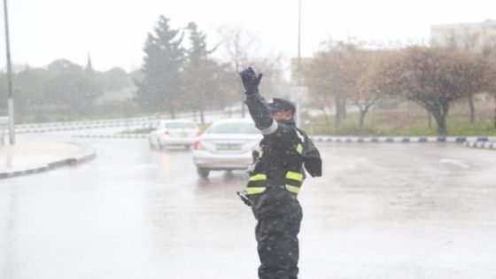 الدوريات الخارجية تكشف حالة الطرق الخارجية في ظل الأجواء الماطرة.. وتحذر