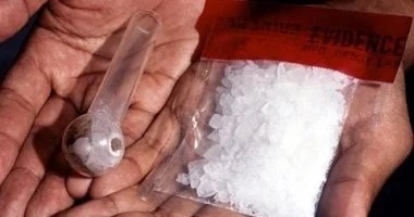 خلط ملح ليمون وشبة وباعها لعنصر من المكافحة.. أمن الدولة تمنع محاكمة شاب عن ترويج المخدرات