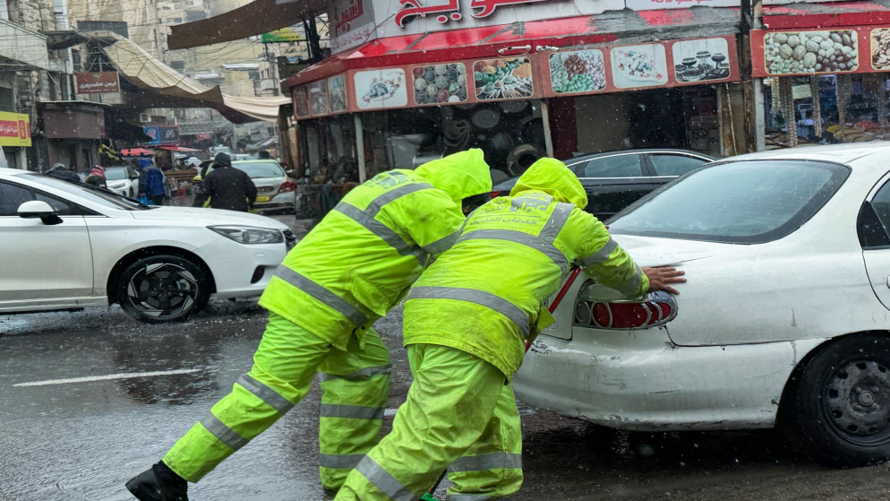 أمانة عمّان تتعامل مع ارتفاع منسوب المياه في بعض مواقع العاصمة (صور)