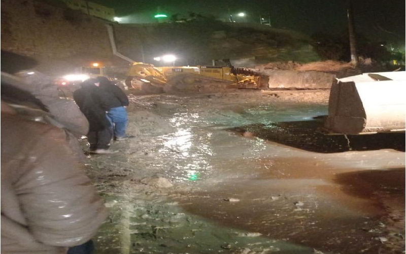 انجرافات واضرار بالمرافق العامة... فريق وزاري في الكرك لتفقد المناطق المتضررة من الأمطار