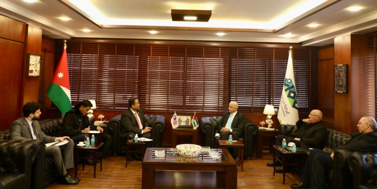 تجارة عمان تبحث مسارات جديدة لعلاقات المملكة التجارية مع ماليزيا