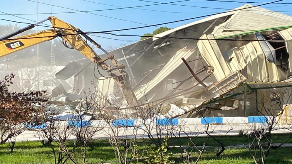 جرافات الاحتلال تهدم منشآت داخل مقر الأونروا في حي الشيخ جراح بالقدس