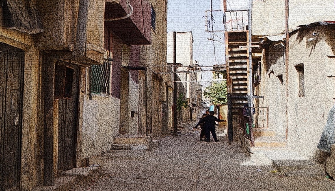 الحكومة: حل جذري لأراضي المخيمات بعد تعطلها 78 عاما بمبدأ التعويض العادل