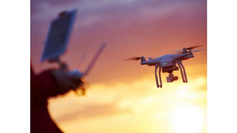 الحكومة تطرح فرصا صناعية تشمل مكونات الدرون وأشباه الموصلات