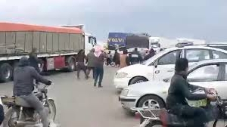 أبو عاقولة يكشف سبب الاعتداء على الشاحنات الأردنية عند معبر نصيب السوري