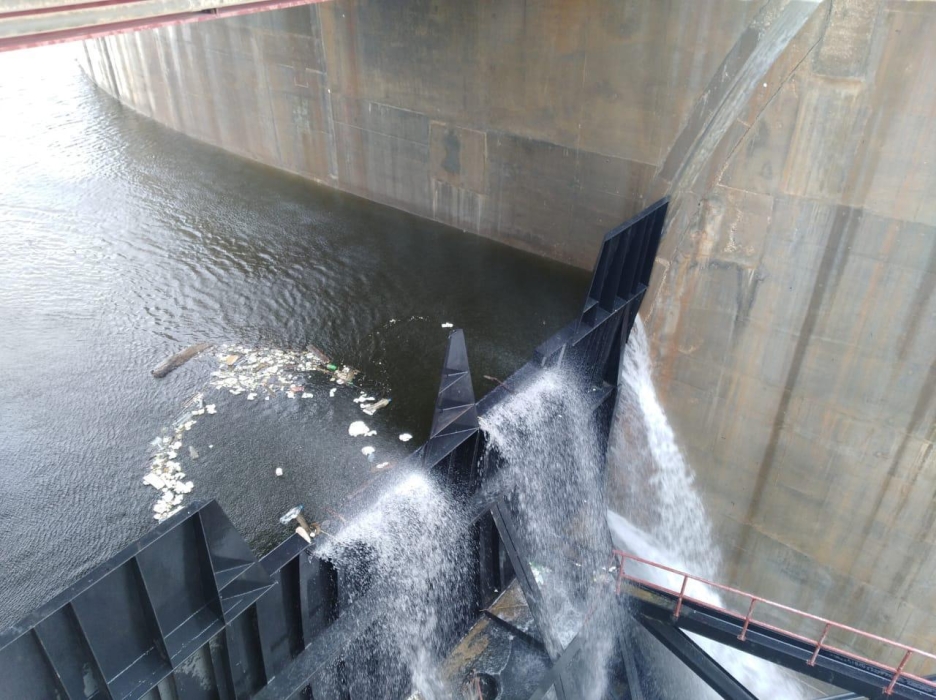 فيضان سد الملك طلال بعد امتلائه بكامل طاقته التخزينية