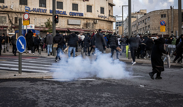 لأول مرة منذ 1967.. إسرائيل تمنع صلاة العيد في المسجد الأقصى (شاهد)
