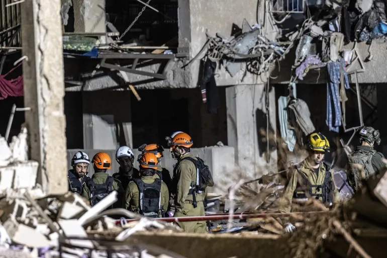 المنظومة فشلت بالاعتراض.. إسرائيل تجري تقييما أمنيا بعد ليلة عصيبة جراء الصواريخ الإيرانية