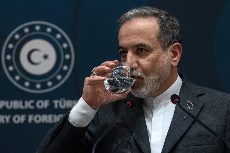 عراقجي: قواعد واشنطن في المرمى ولا مفاوضات تحت النار