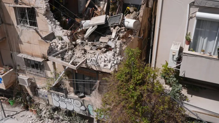 15 قتيلا في قم والحرس الثوري يقصف ديمونة وترمب يدرس خيارات التصعيد