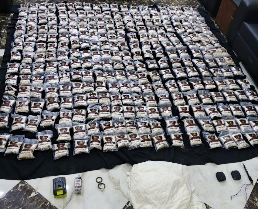 الجيش يحبط محاولتي تهريب كمية كبيرة من المواد المخدرة عبر بالونات موجهة إلكترونياً