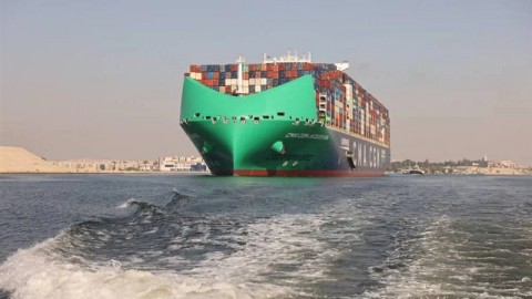 عبور سفينة حاويات مملوكة لشركة فرنسية مضيق هرمز
