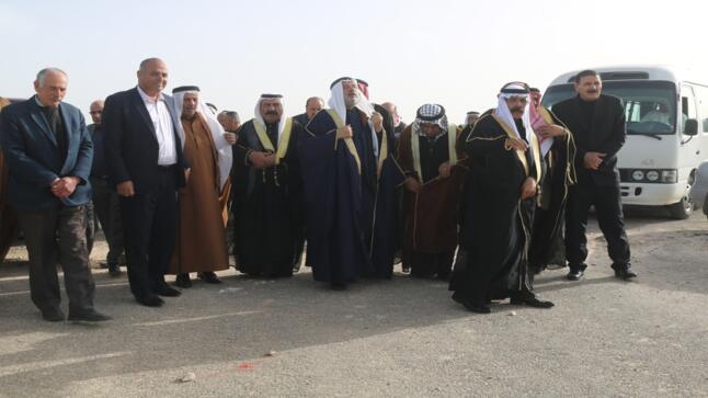 الشيخ خالد العموش يترأس عطوة عشائرية بحادث سير اودى بحيات الشاب صقر الدواهيك