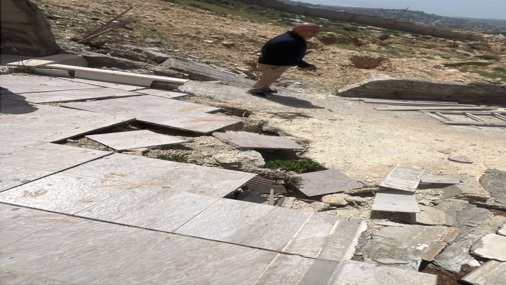 بالصور... إخلاء عمارة في صافوط إثر تشكّل فالق صخري وتحركات أرضية