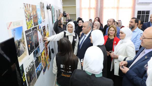 التربية تنظم فعاليات معرض يوم المهن في مدرسة تلاع العلي الثانوية للبنات