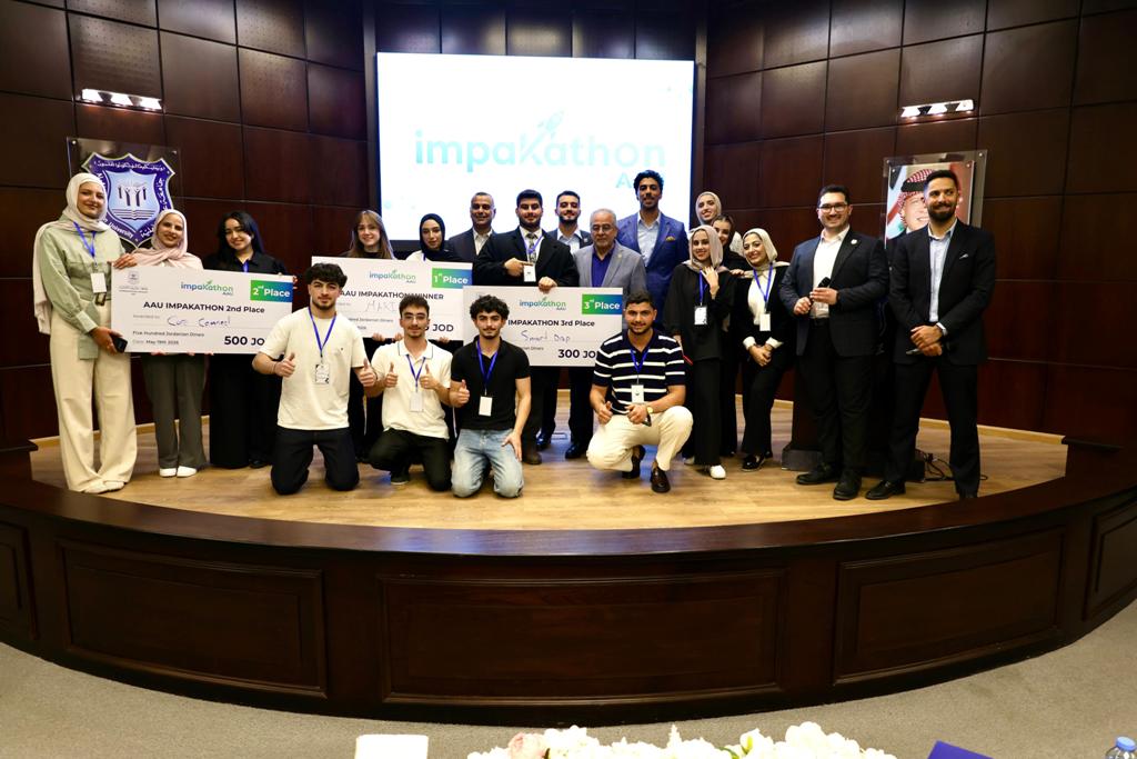 رئيس عمّان الأهلية يكرّم الفائزين في هاكاثون الريادة والابتكار 2026