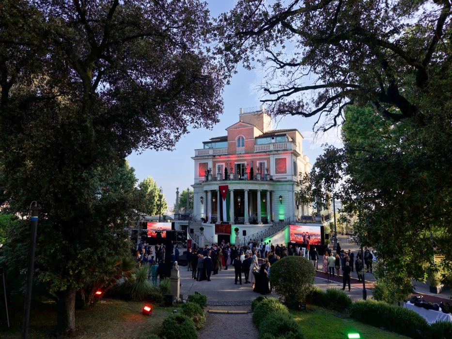 {clean_title}