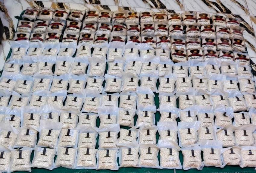 الجيش يحبط محاولة تهريب كمية كبيرة من المخدرات بواسطة بالونات موجهة